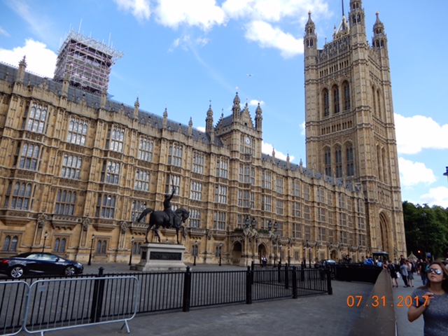 10639A87-3020-4558-A74C-0B253D49DA33