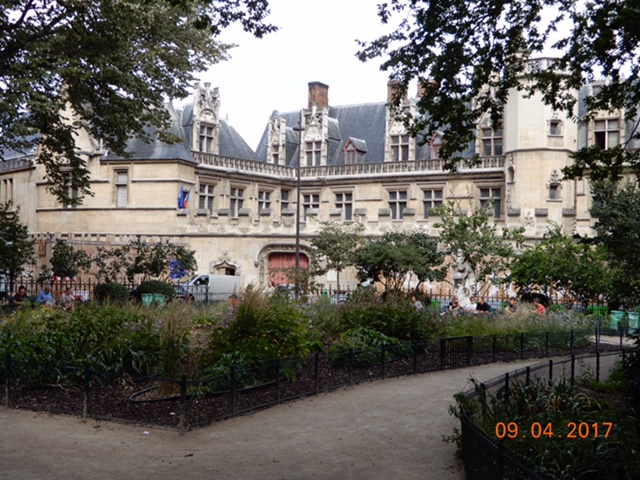 A9EAF6D1-E1BA-4F81-9267-07127FF54B47